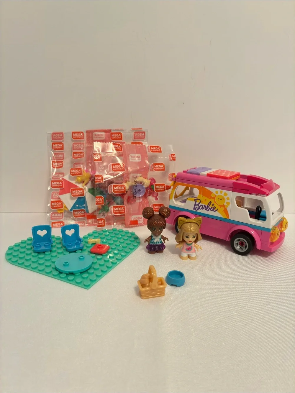 MEGA Barbie Building Set Adventure Dreamcamper GWR35